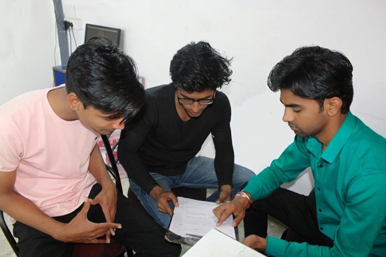 MotherChef: Monthly meal Delivery Startup by Deepak Shekhar for Students.