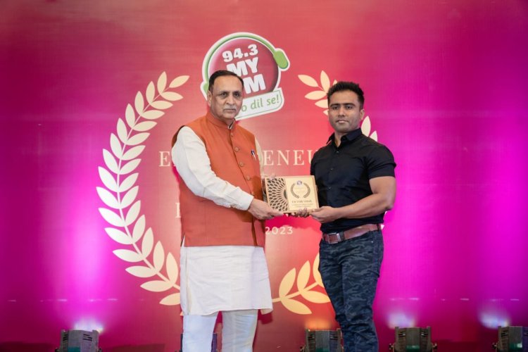 Indian Kung Fu Master Vivek Vyas, Bags the Title of No. 1 Celebrity Fitness Trainer of the Year 2023